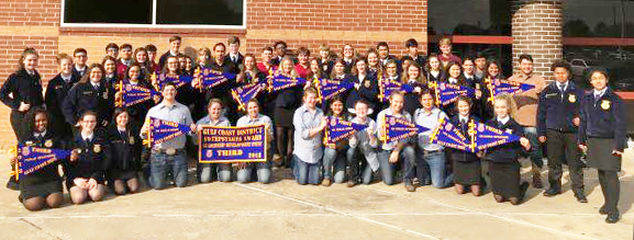 
GCCISD FFA Students pose for photo
