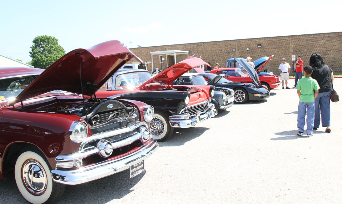 
2 Classic cars on display
