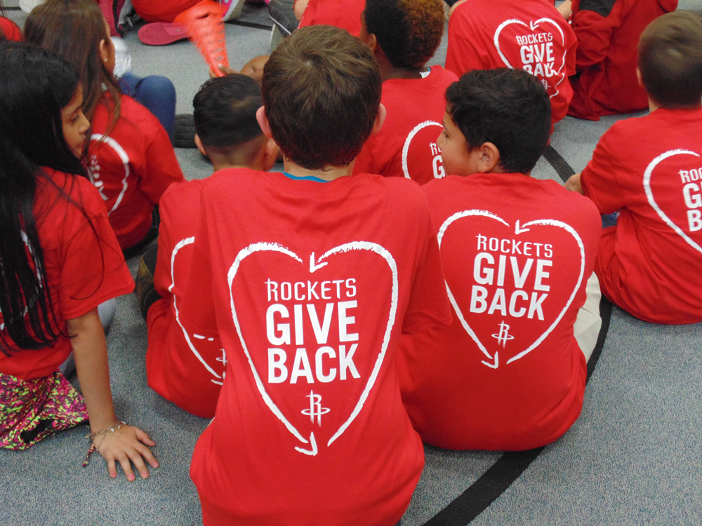 dezavala students wear Jump For Heart shirt