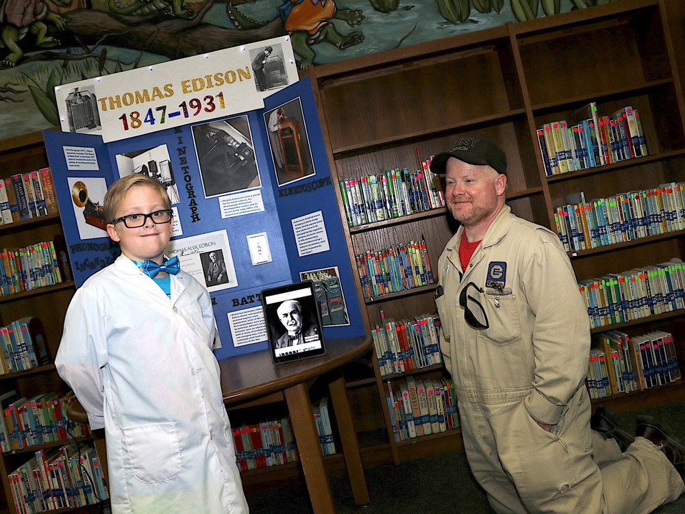  Trace Lockett, 2nd, as Thomas Edison and his father Keith Lockett.