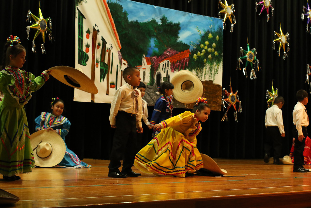 
Carver Elementary kindergarten students Daniela Trujillo, Perla Olmos, Joel Martinez, Herika Gamas, Kristopher Guajardo, Gabriela Martinez, Gael Flores and Luis Lira perform for the Cinco de Mayo celebration.
