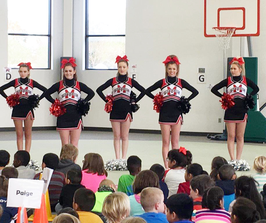  GCM Cheerleaders Visit Hopper Primary 