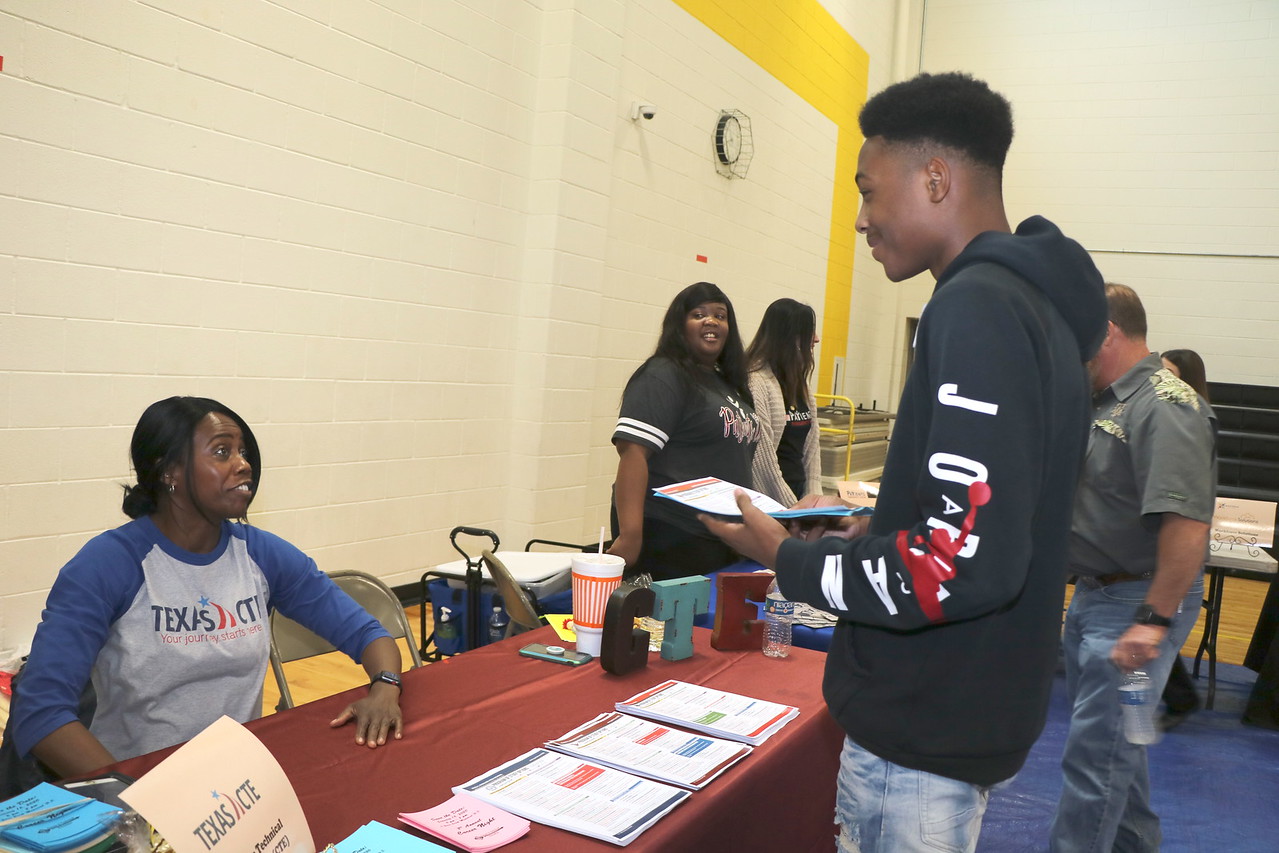Student learns about college options.