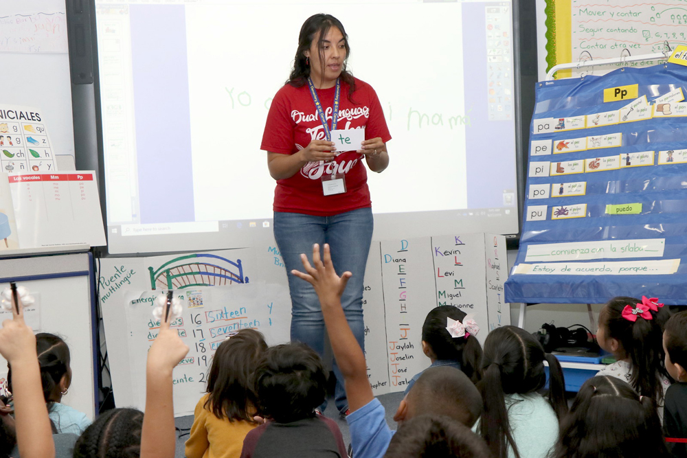 
Carver kindergarteners in the Dual Language Two-Way Program (from left) Bryce Smith and Cesar Cobos work on an assignment in class.
