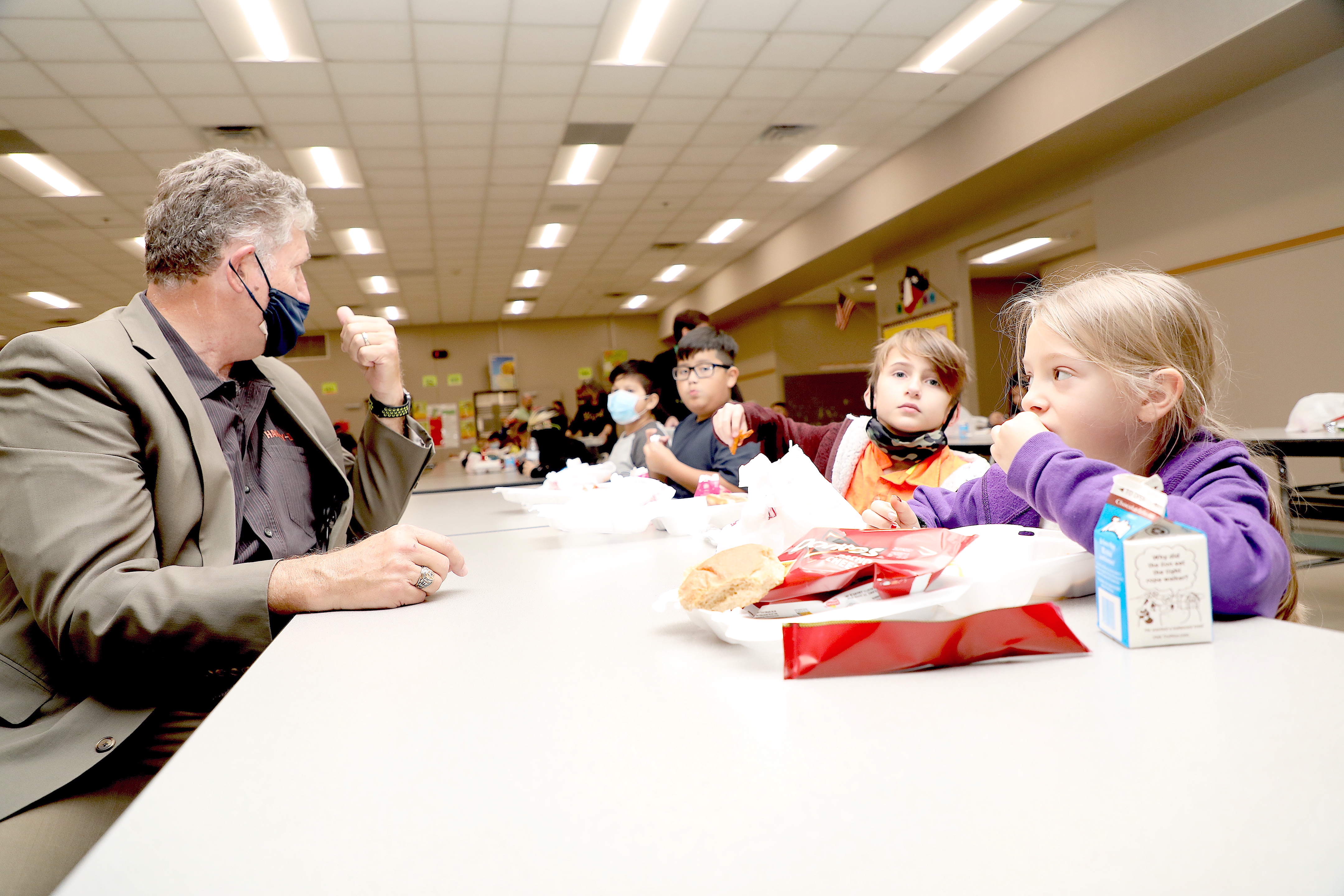 Dr. Randal O Brien welcomes austin elementary students back to school