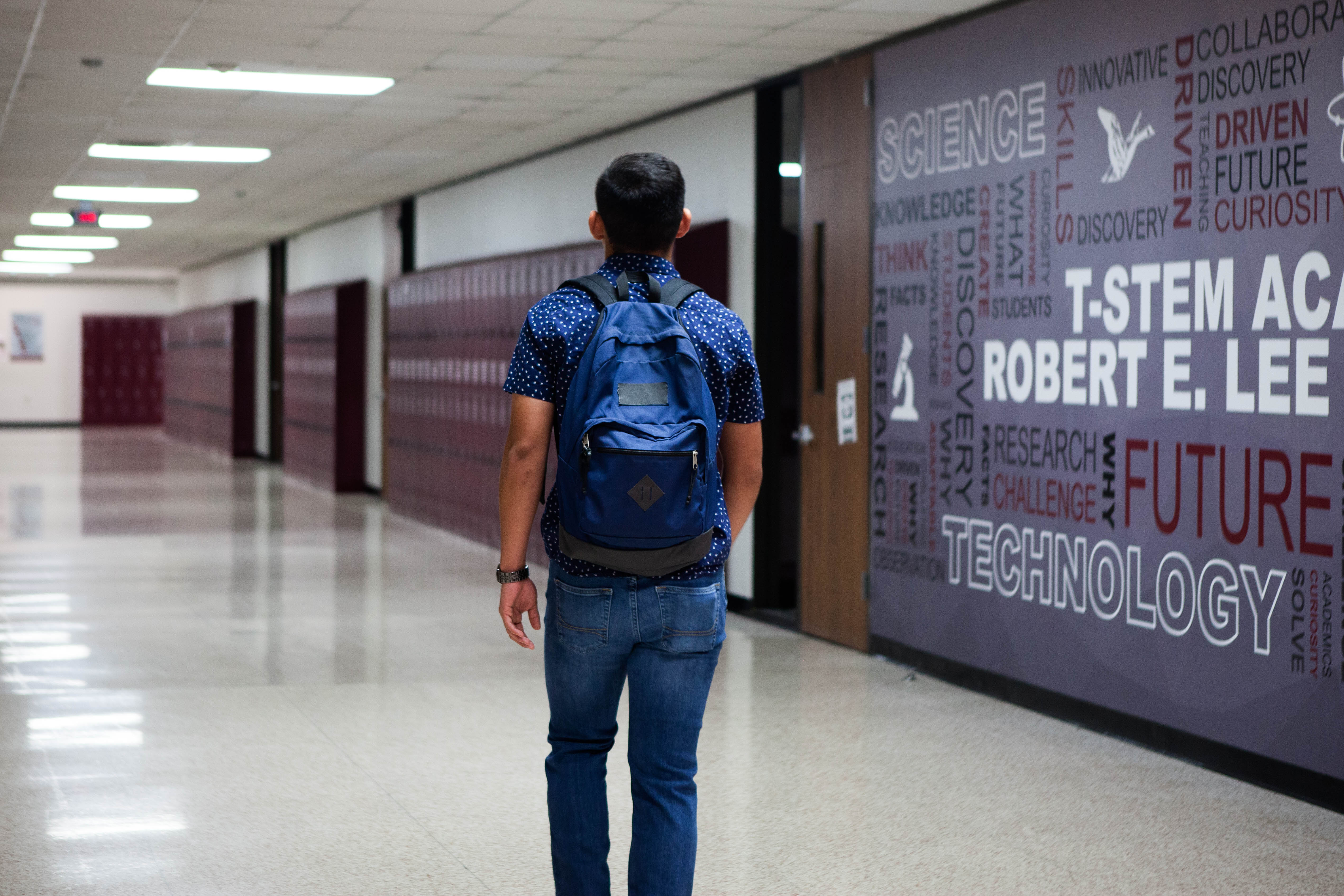 Lee Student in Hallway