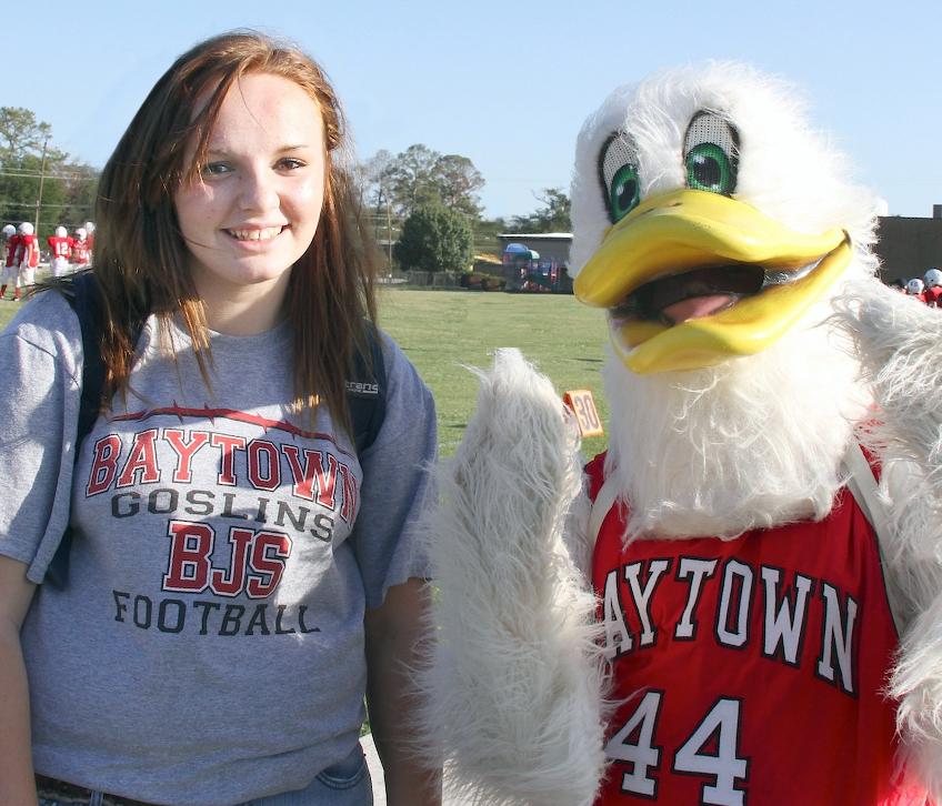 Baytown Junior student ‘stands out’
on football team