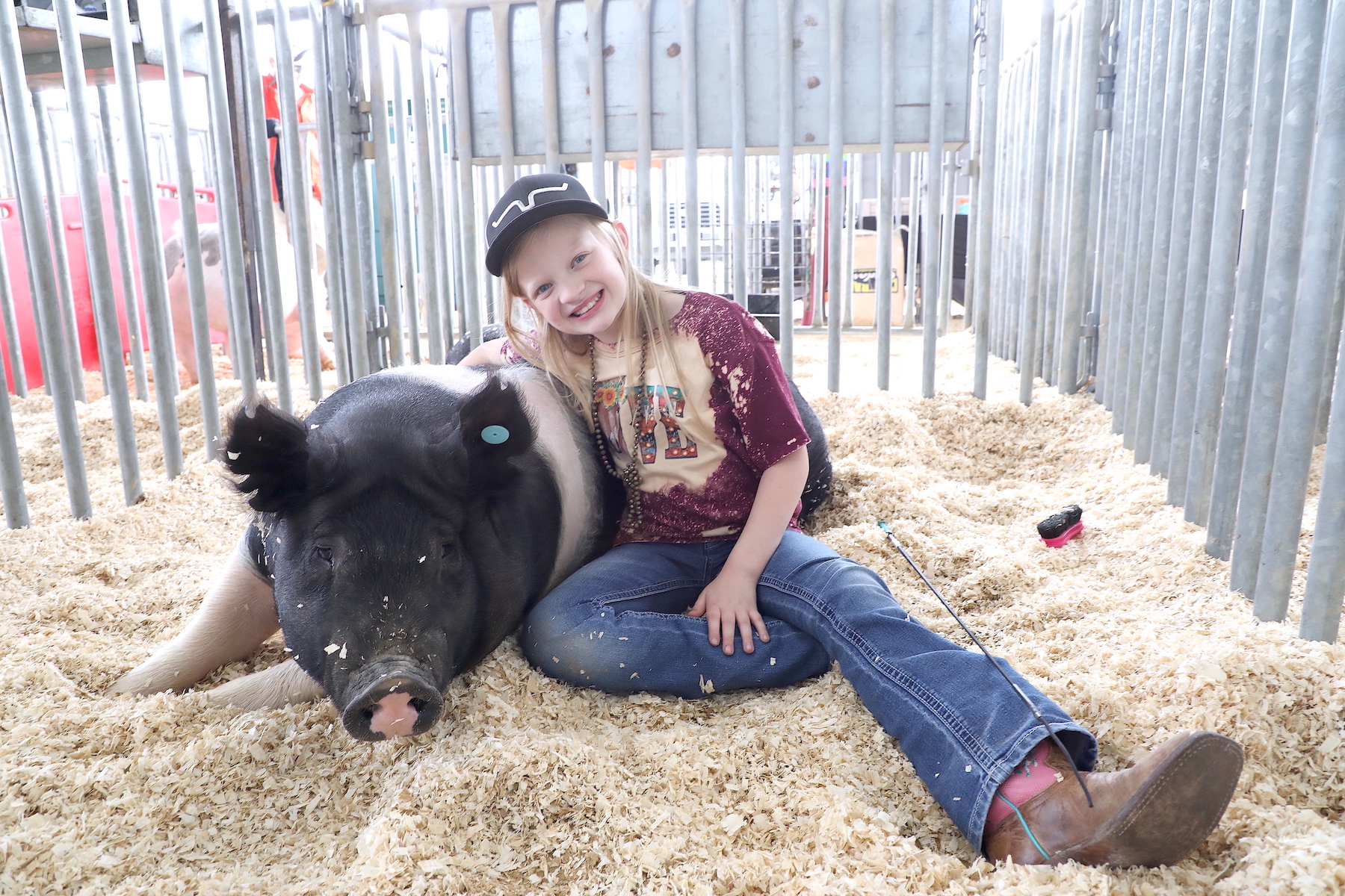 Aubrey Chandler, Highlands Elementary 4th showing her swine