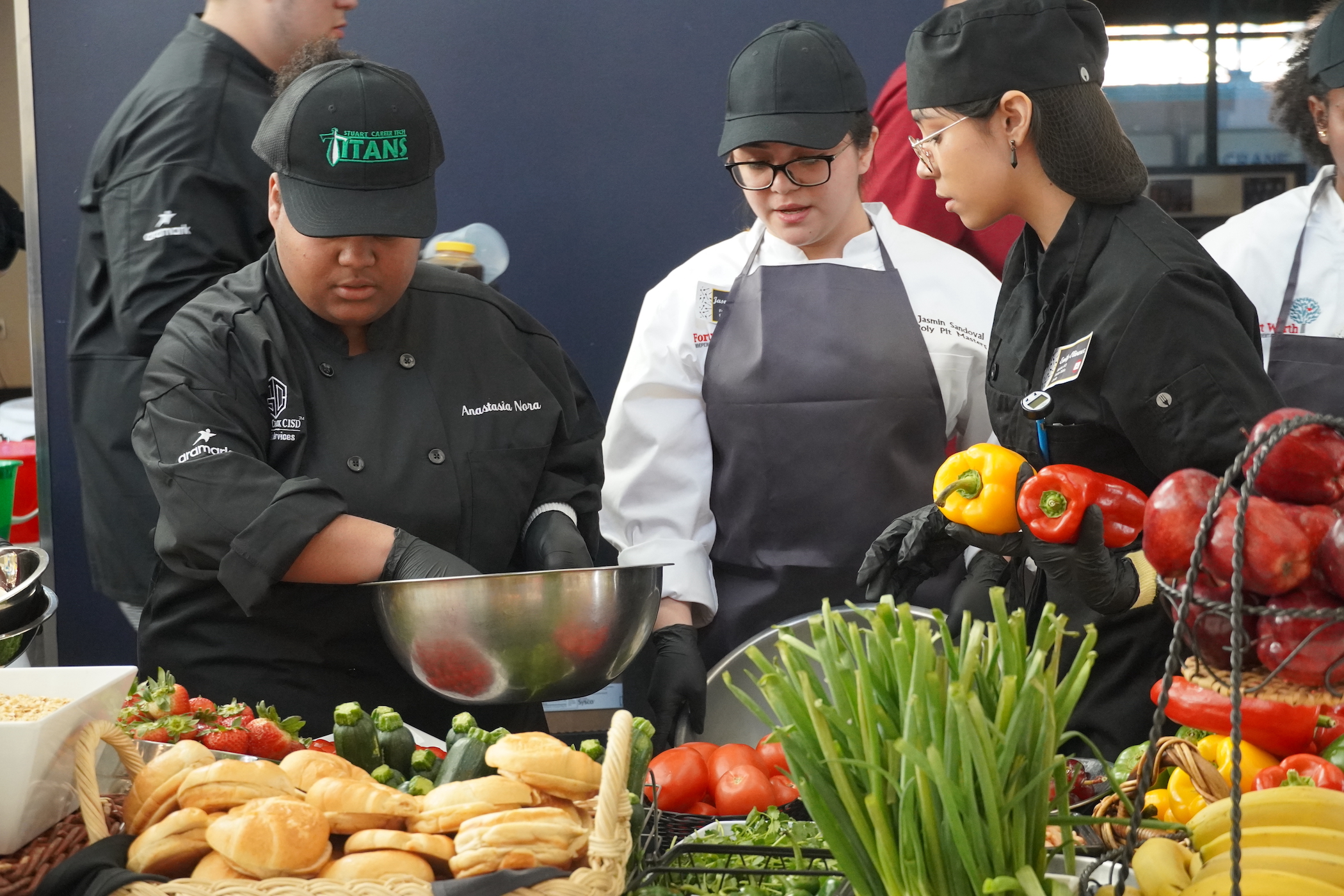 Teen titans prepare meals for competition