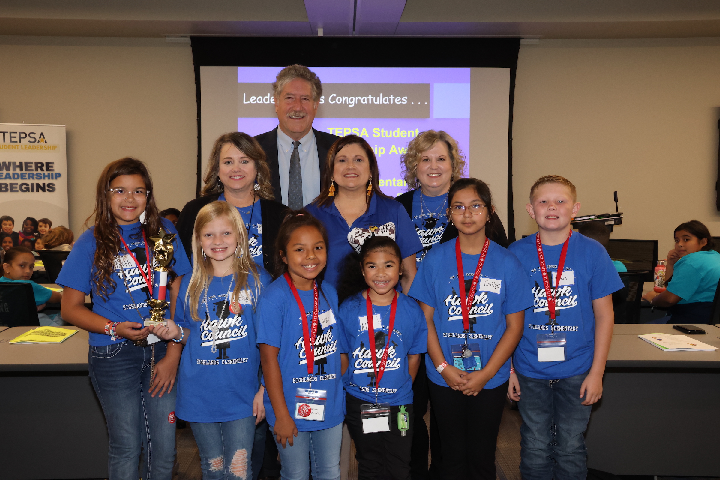 highlands students pose with randal obrien